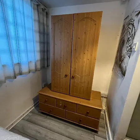 Hotel Indulge Hockley Hotel - With Free Front Parking - 10 Min Drive To Birmingham City Centre Bull Ring, Grand Central, Tesco Superstore, Primark & Commonwealth Games *